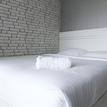 בקאסי Modern And Comfortable Studio Apartment Springlake Summarecon Near Summarecon By Travelio מראה חיצוני תמונה